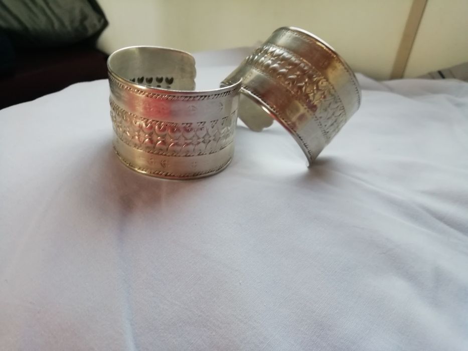 Продам серебряные браслеты