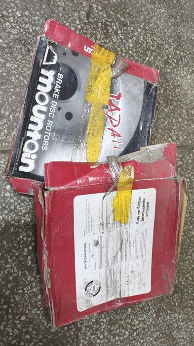 Тормозные диски Honda.