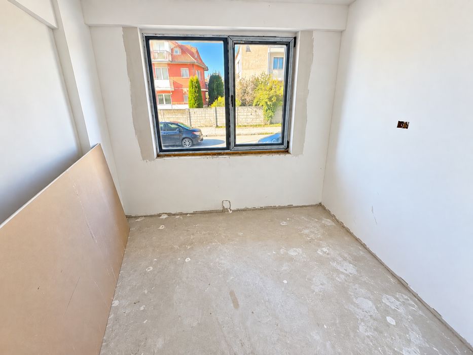 Propritar , Vând apartament cu 2 camere în Mamaia Nord, situat în imediata apropiere de Alezzy Odyssey.