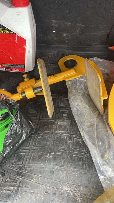 Захват для сендвич панелей