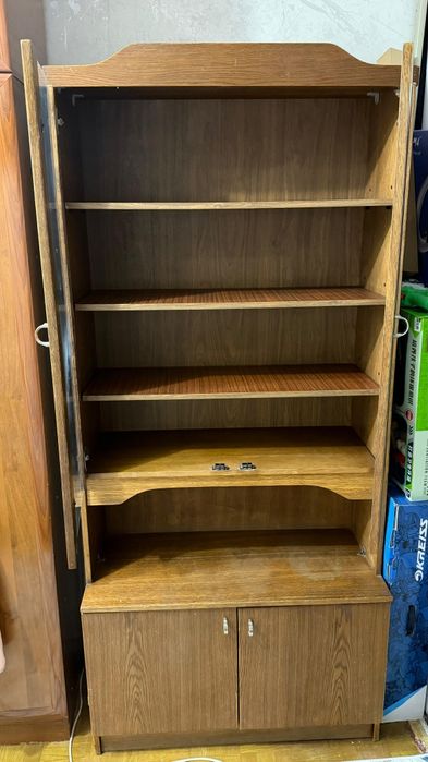 Шкаф  книжный...