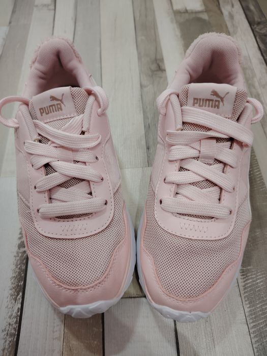 Vând adidași Puma originali