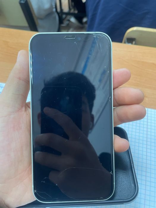 Продам айфон 12 64гб торг есть