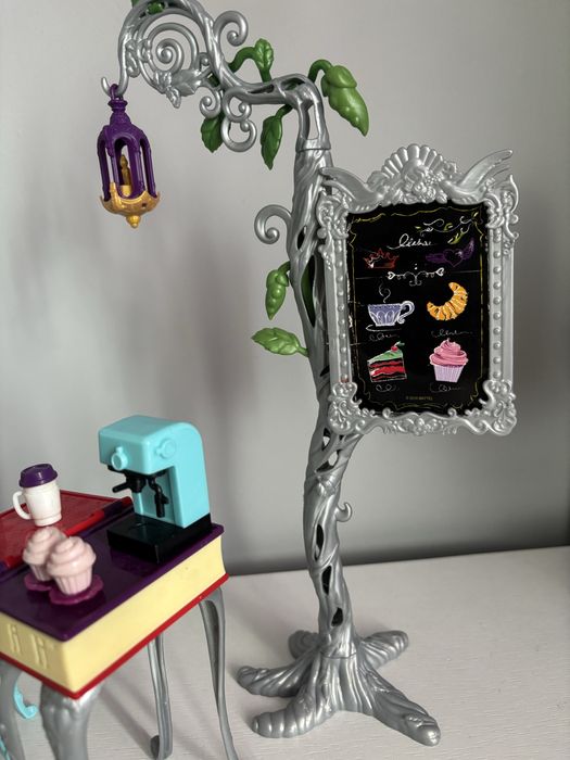 Ever After High Beanstalk Bakery Cafe Playset