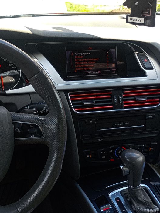 Audi A4 B8 2.0 TDI 2011