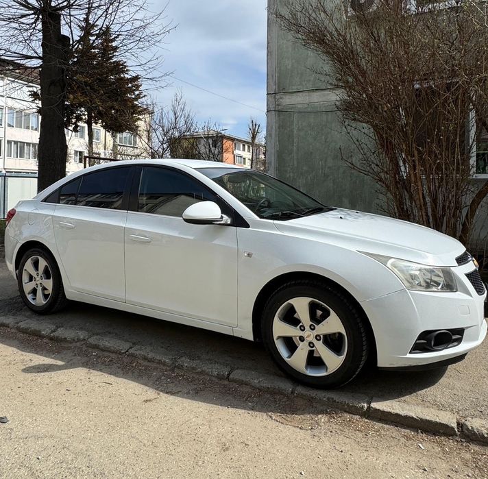 Vând Chevrolet Cruze