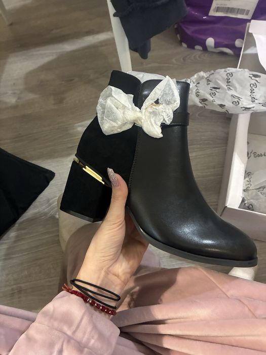 Кожени обувки нови