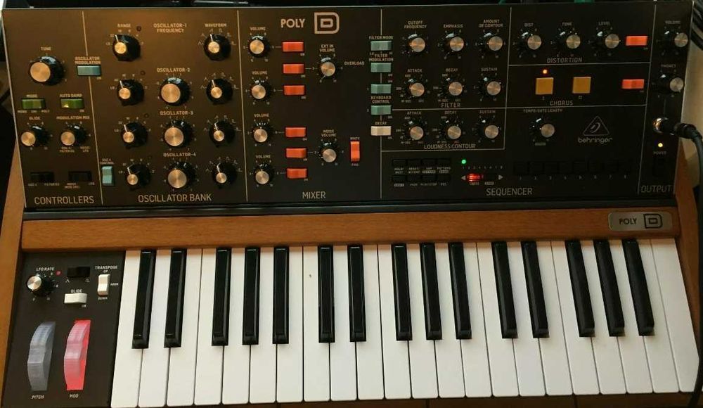 Behringer POLY D