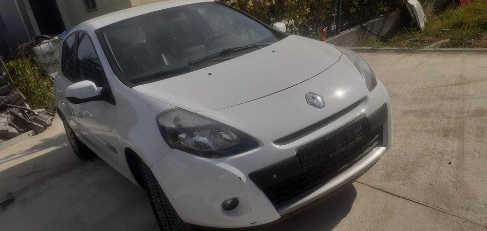Usa stanga fata  Renault Clio 3