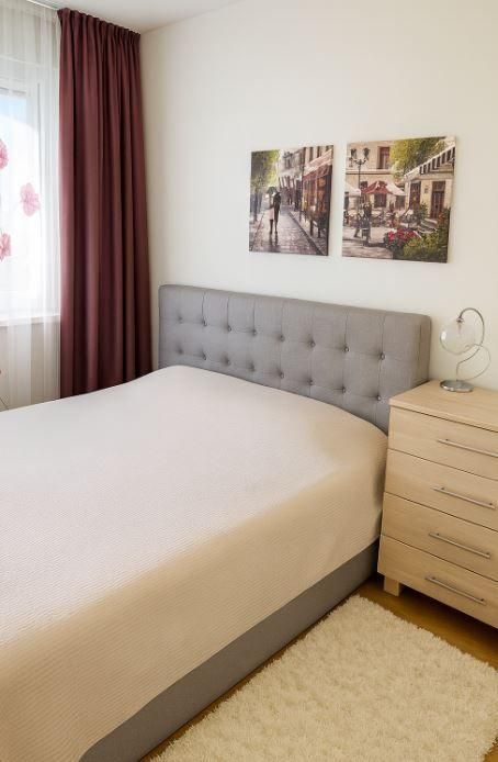 Дава се под наем Двустаен апартамент в Варна, Център - 70 кв.м за 500 € - Снимка #3