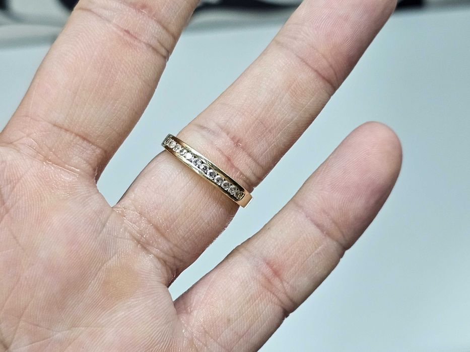 ПРОДАМ Кольцо. Золото 585 Пробы / 3.58 Грамма / Размер 18