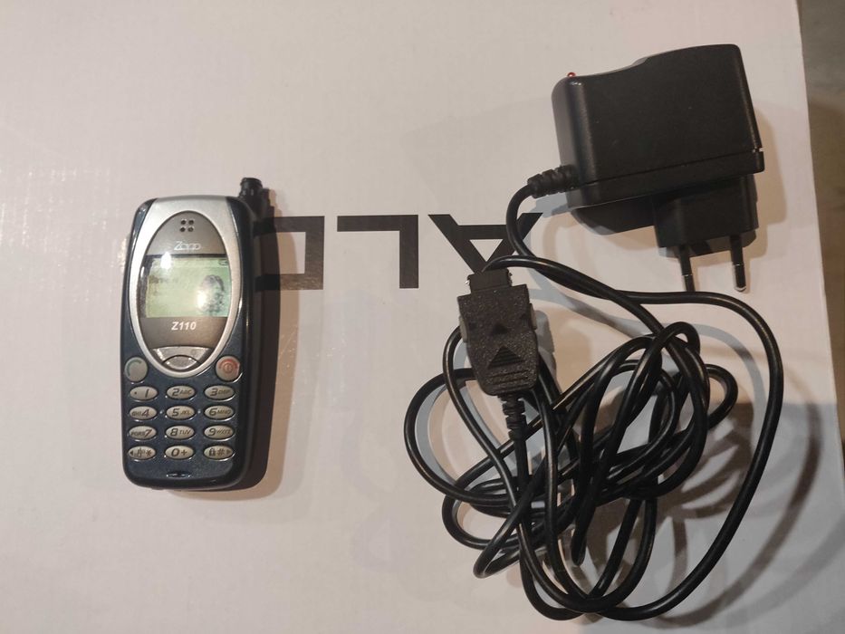 Telefon Zapp Z110 functional si cu incarcator.