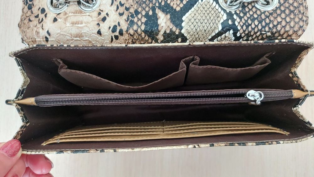 Продам женскую сумочку.