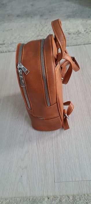 Vând rucsac dama