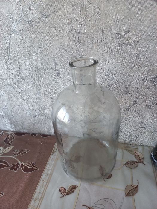 Продам банку, бутыль - 5 литров