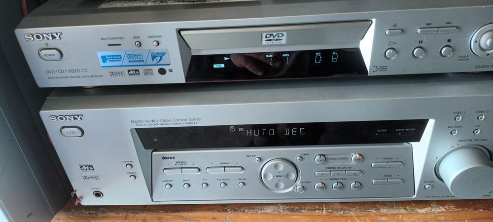 Продавам  спешно ресивър сони