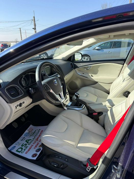 Volvo V40 Ocean Race 2016 - 2.0 diesel - 7490e