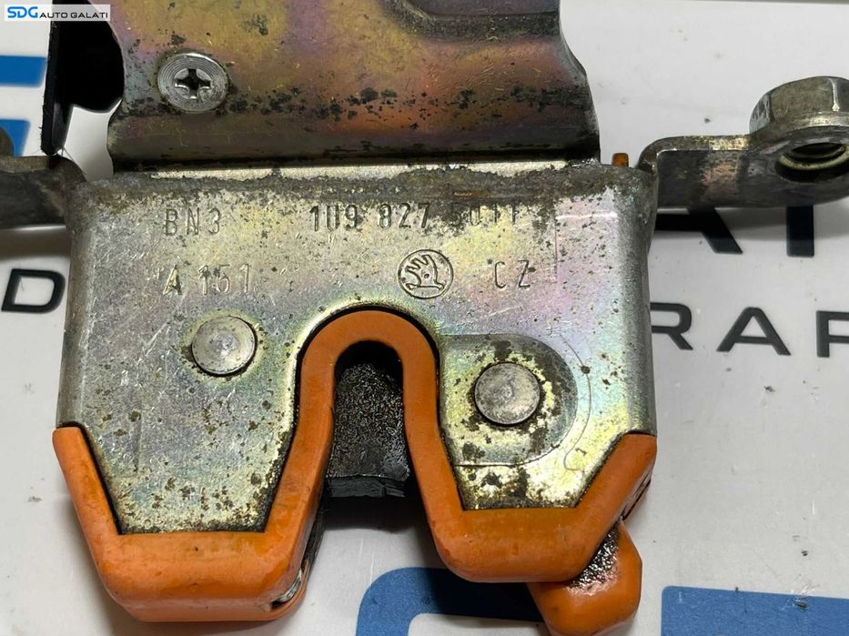 Broasca Incuietoare pentru Hayon Haion Portbagaj Skoda Octavia 1 Break Combi 1997 - 2011 Cod 1U9827501F [B3331]