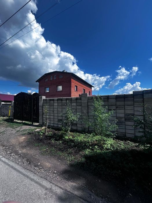 Продам дом в Отрадном