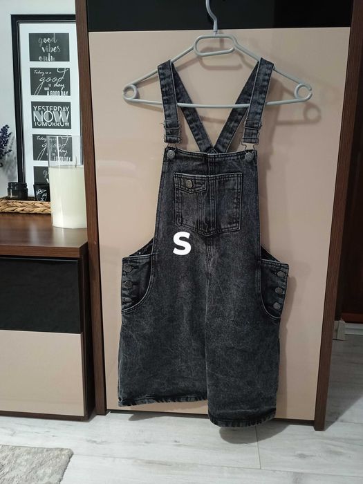 Rochițe, salopete, sarafane in condiții foarte bune