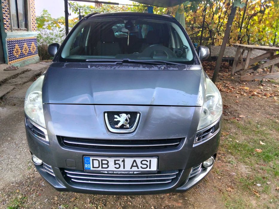 Vând Peugeot 5008 1.6 16v din 2010 unic proprietar in Romania