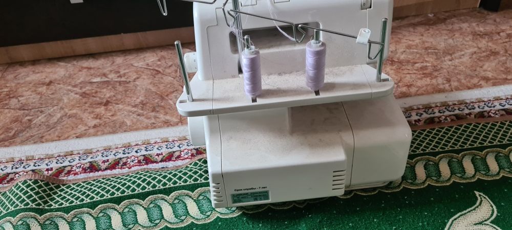 Продажа оверлочной машины.