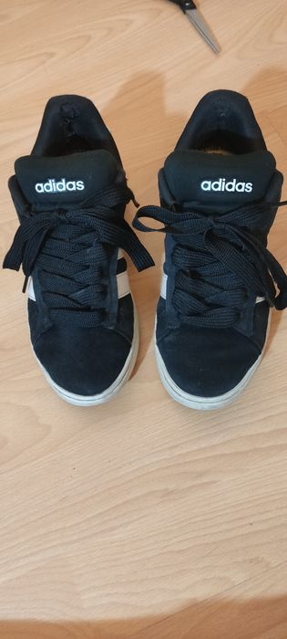 Черни adidas обувки