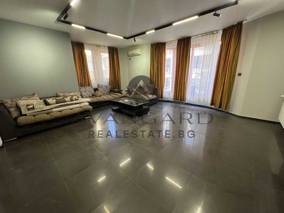 Продава се Четиристаен апартамент в Пловдив, Кършияка - 153 кв.м за 1530 €/кв.м - Снимка #1