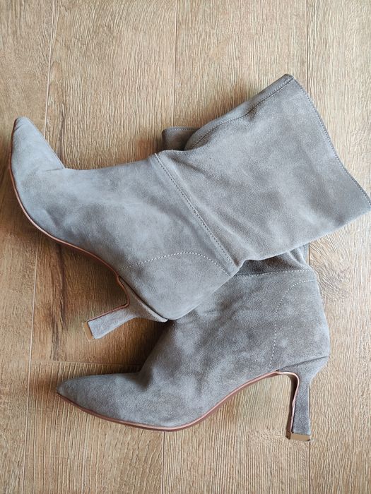 Боти от естествен велур