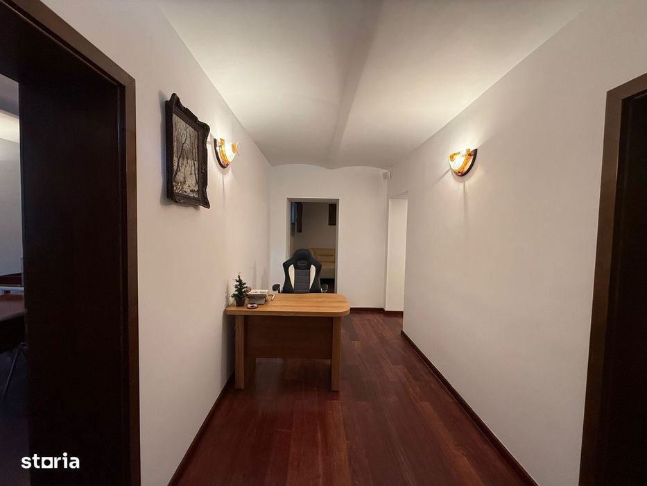 Reducere pret-Spatiu comercial 3 camere + CURTE, gata de utilizare