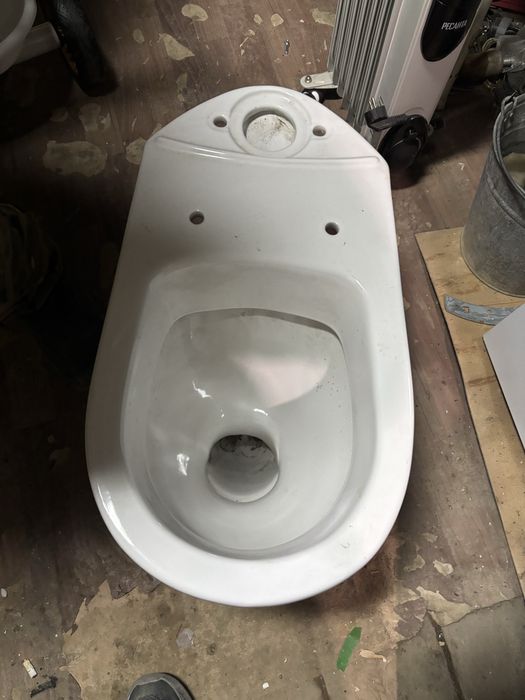 Унитаз новый, не использовался
