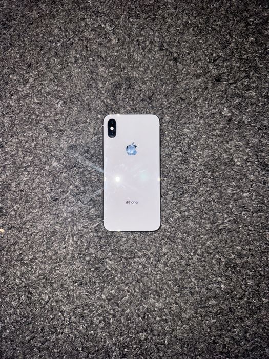 Iphone Xs в илельном состояний