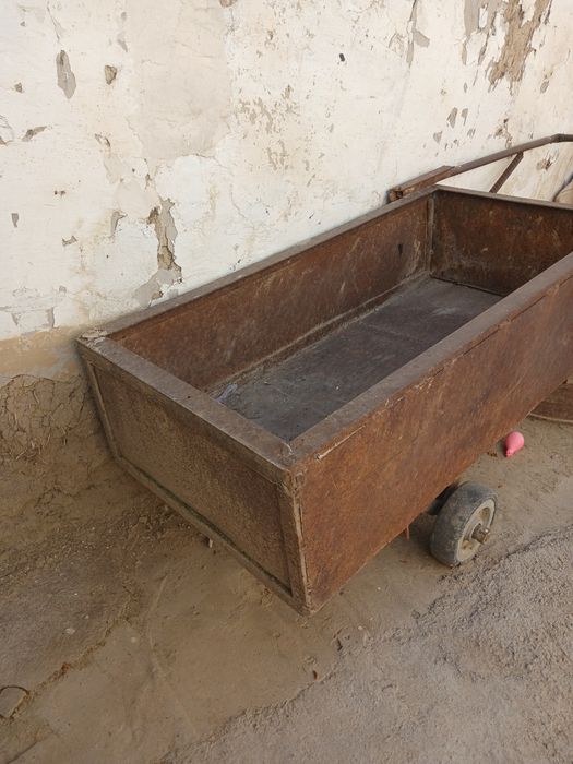 Продаётся железная тележка