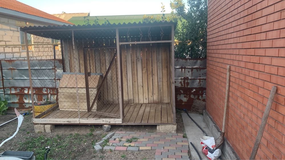 Продается вольер с будкой