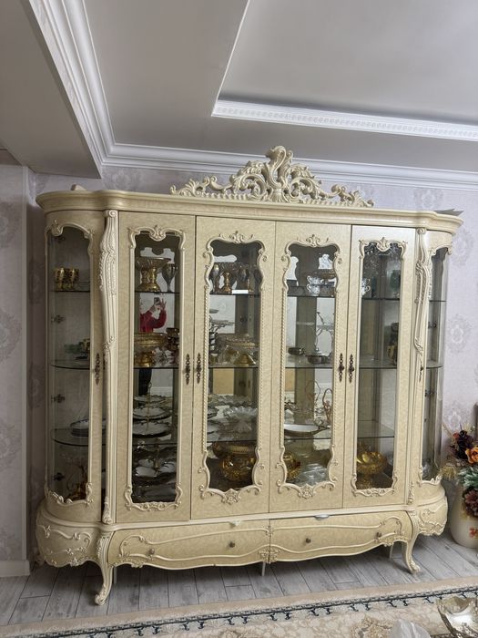 Сервант горка айнасымен