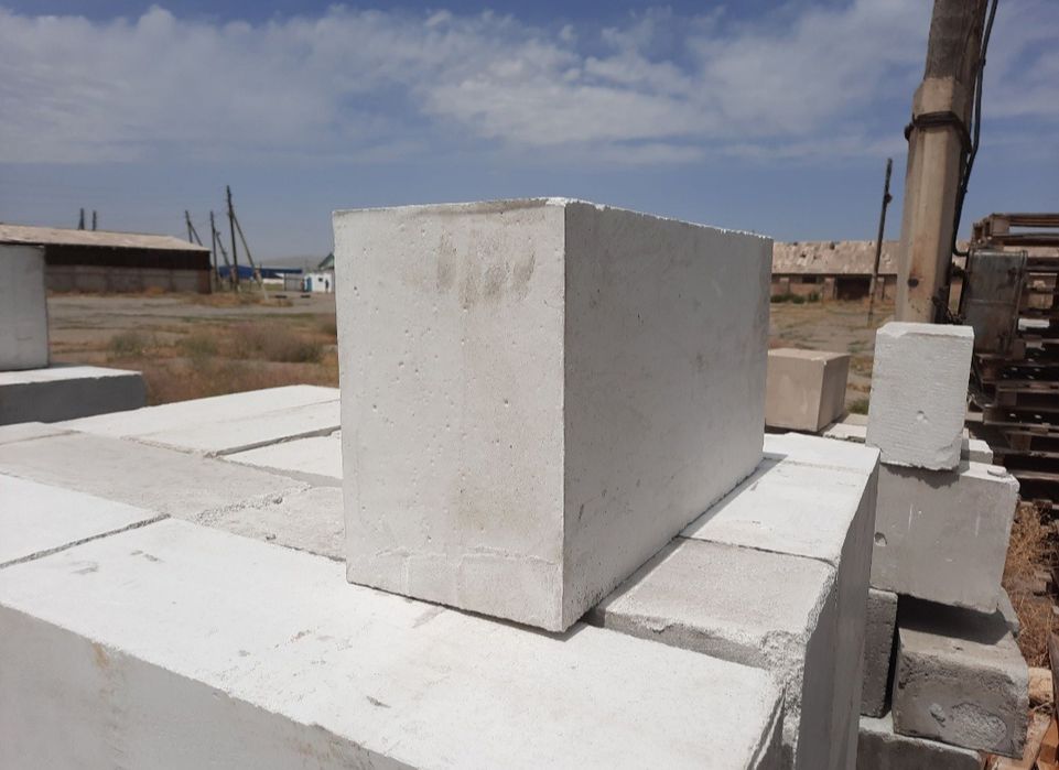 Тепло блок. гипсаболк. Пенаблок. Кирпич