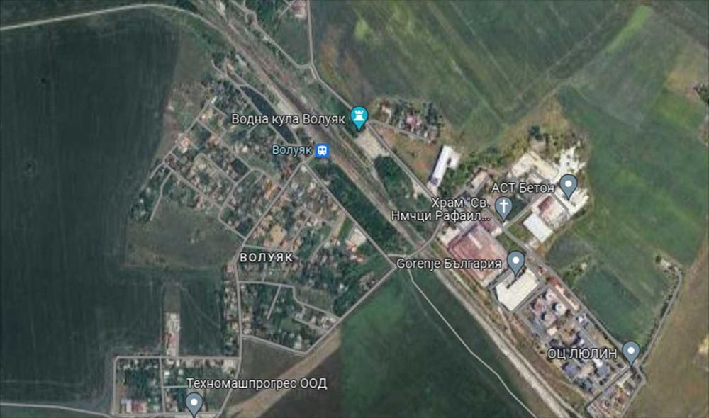 Продава Парцел във Волуяк