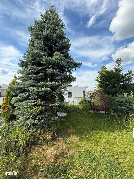 Penthouse spectaculos cu 3 dormitoare și terasă de 250 mp | Zona Herăs
