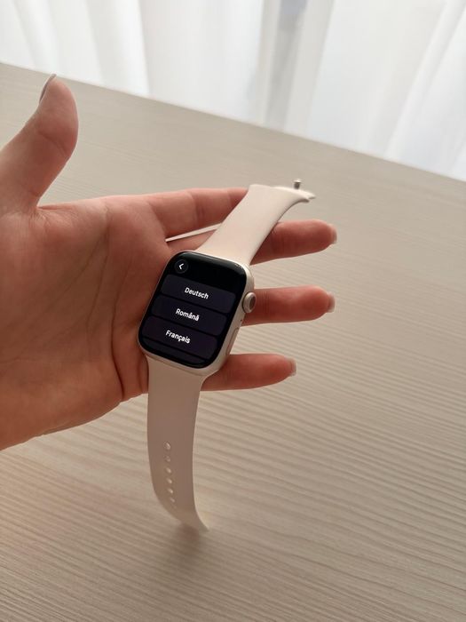 Apple Watch Seria 7 Starlight 45 mm