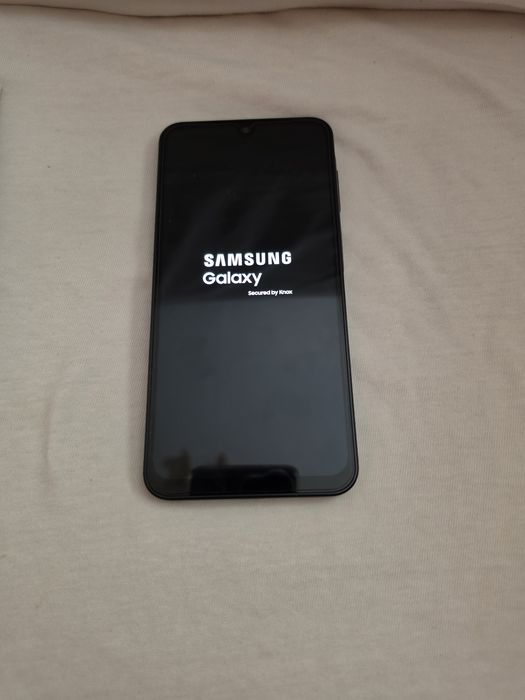 Samsung A 17 128 GB телефона е като нов