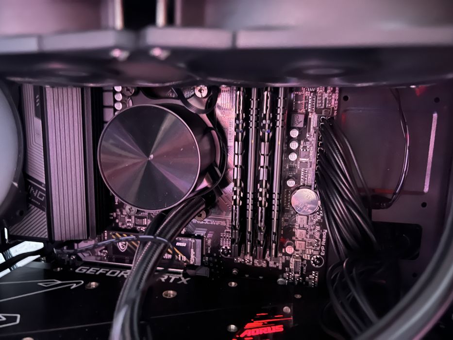 Ryzen 7 5700x & DDR 4 16 GB 2x8 G- Skill Samsung B - Die 3200 MHz CL14