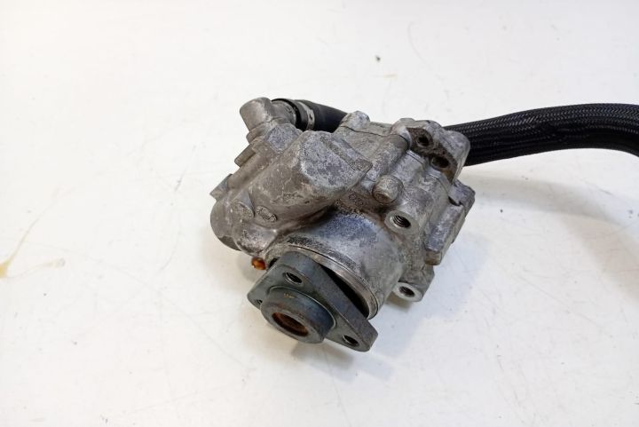 Pompa  servodirectie  8E0145155 Volkswagen VW Touareg generatia 1 7L