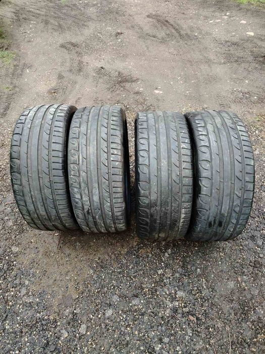 Летни гуми 245/40/19