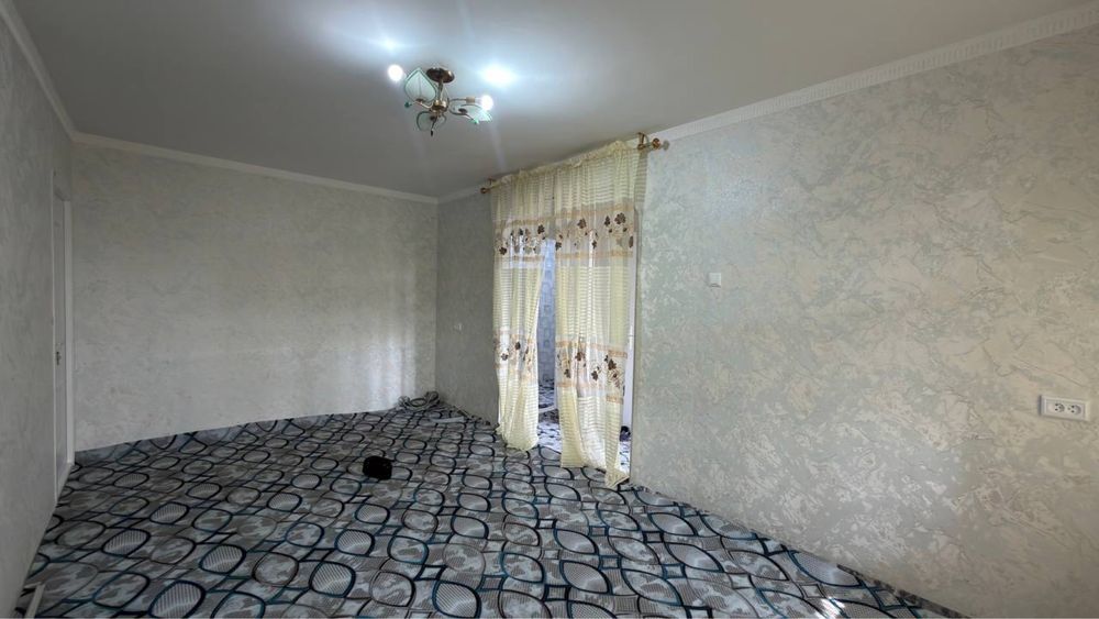zudlik bilan fargona shaxar frunze masifda 2xonali kv sotiladi
