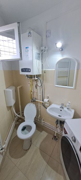 Camera de inchiriat  cu luna