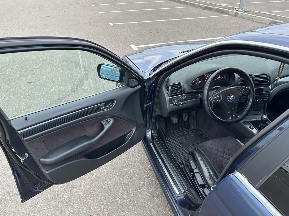 Продам BMW E46  2000 год