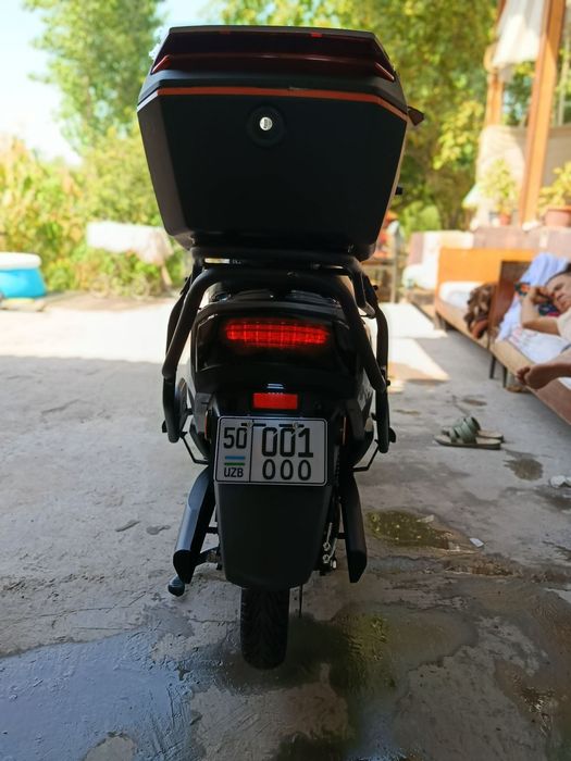 Skuter Elektro  tezligi 100