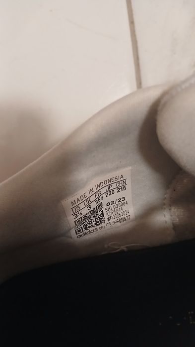 Детски маратонки на Adidas за 15лв