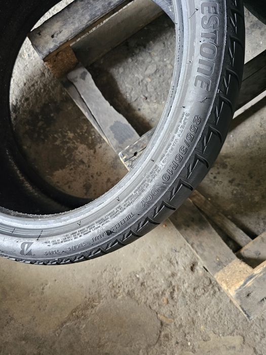 2 anvelope vara 255 35 19 Bridgestone Runflat 2022
