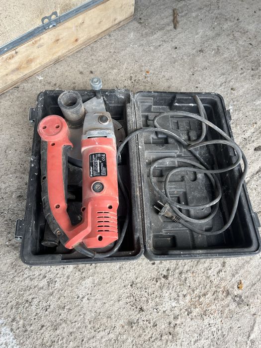 Masina de frezat caneluri